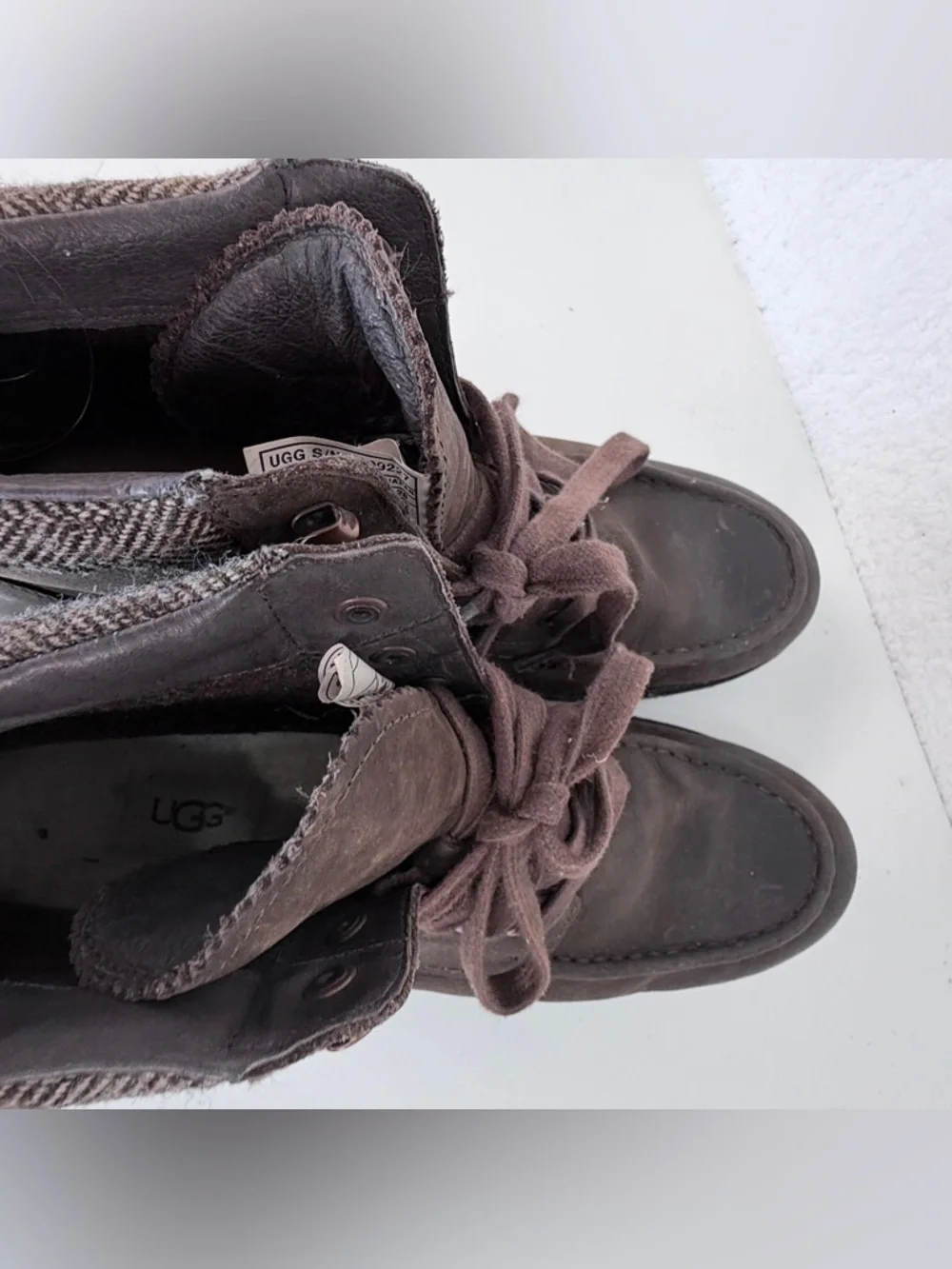 UGG Mens Leather Lace Up Boots Brown Moc Toe Size 10 Rugged Waterproof boots
